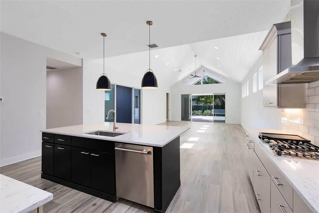 For Sale: $1,045,000 (4 beds, 4 baths, 3372 Square Feet)