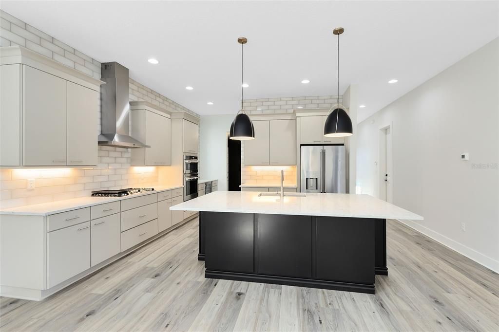 For Sale: $1,045,000 (4 beds, 4 baths, 3372 Square Feet)