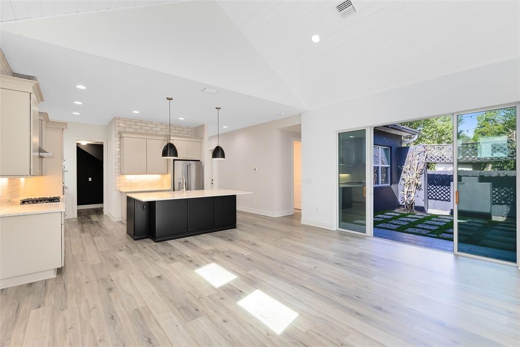 For Sale: $1,045,000 (4 beds, 4 baths, 3372 Square Feet)