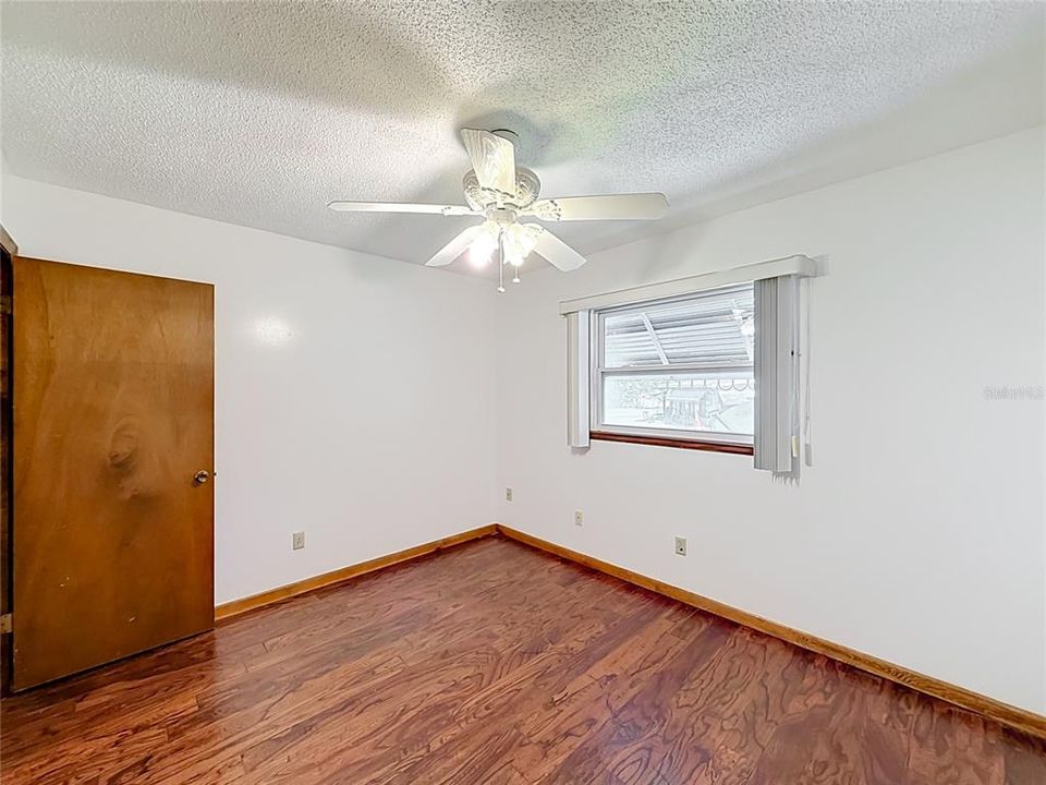 For Sale: $190,000 (3 beds, 2 baths, 1456 Square Feet)