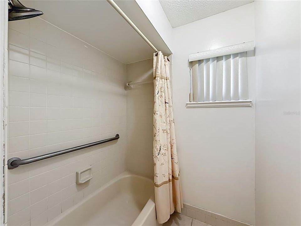For Sale: $190,000 (3 beds, 2 baths, 1456 Square Feet)