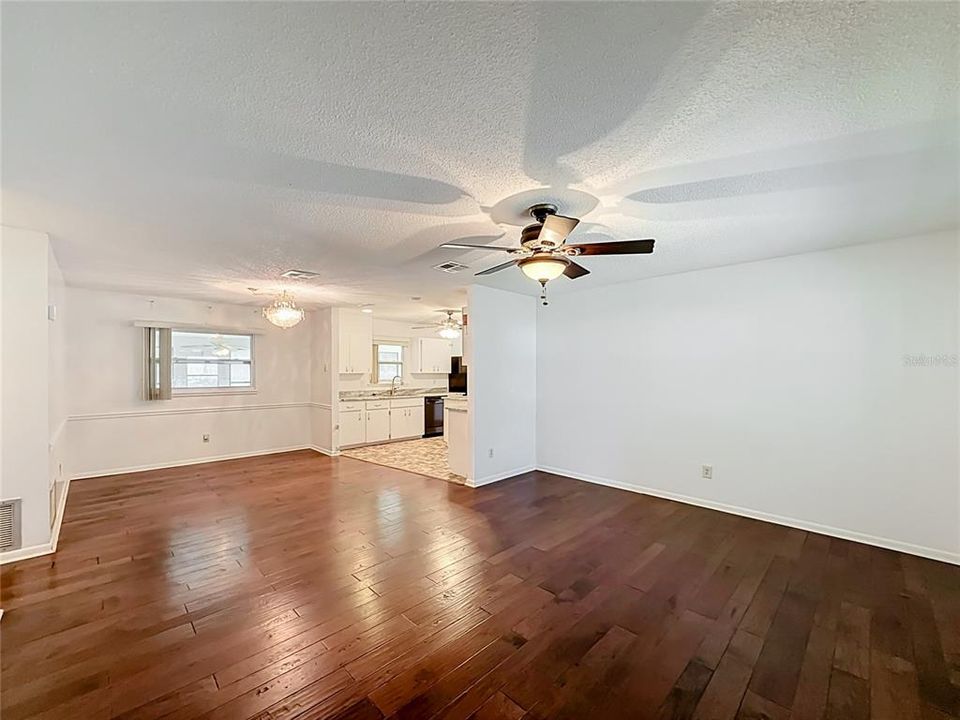 For Sale: $190,000 (3 beds, 2 baths, 1456 Square Feet)