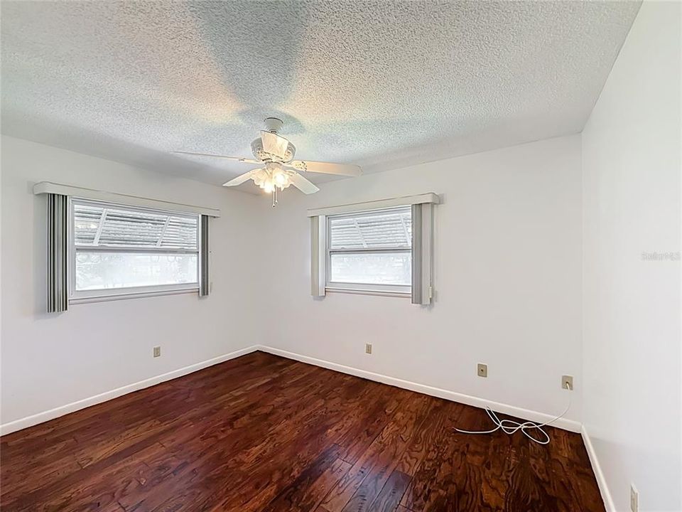 For Sale: $190,000 (3 beds, 2 baths, 1456 Square Feet)