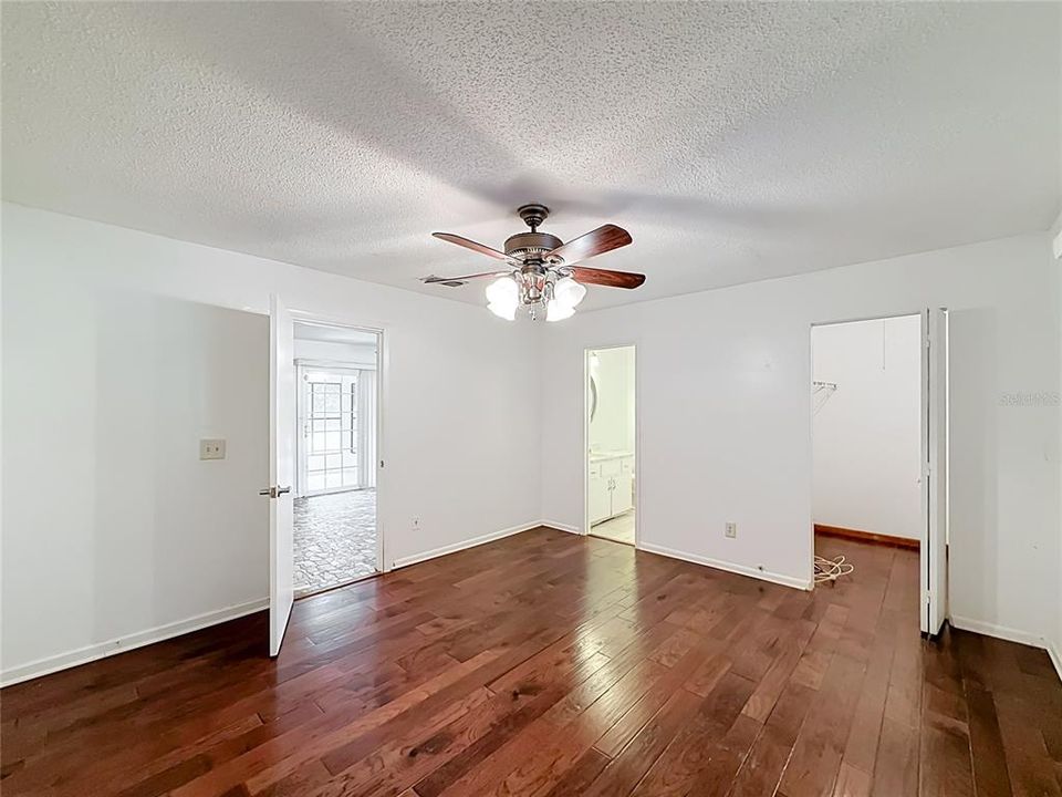 For Sale: $190,000 (3 beds, 2 baths, 1456 Square Feet)