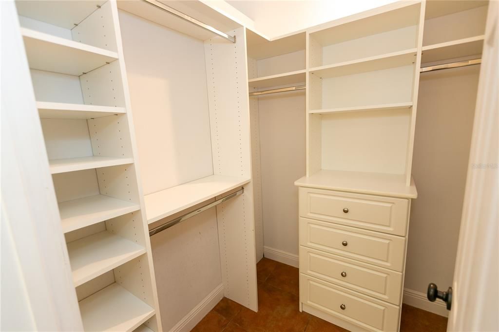 На продажу: $329,000 (2 спален, 2 ванн, 1372 Квадратных фут)