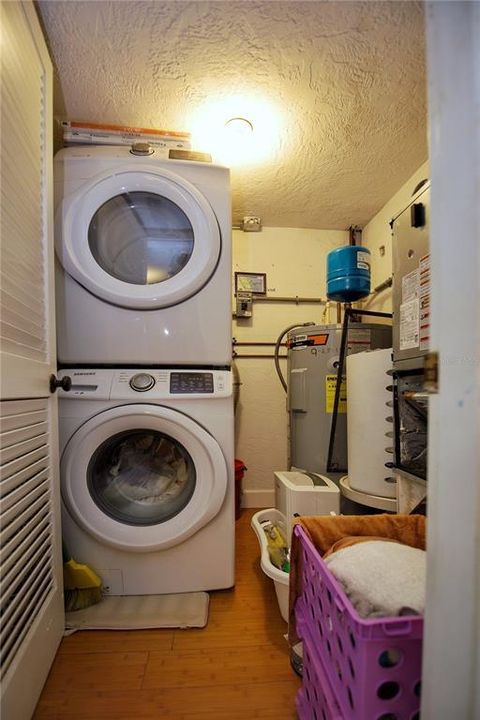 На продажу: $479,900 (2 спален, 2 ванн, 996 Квадратных фут)