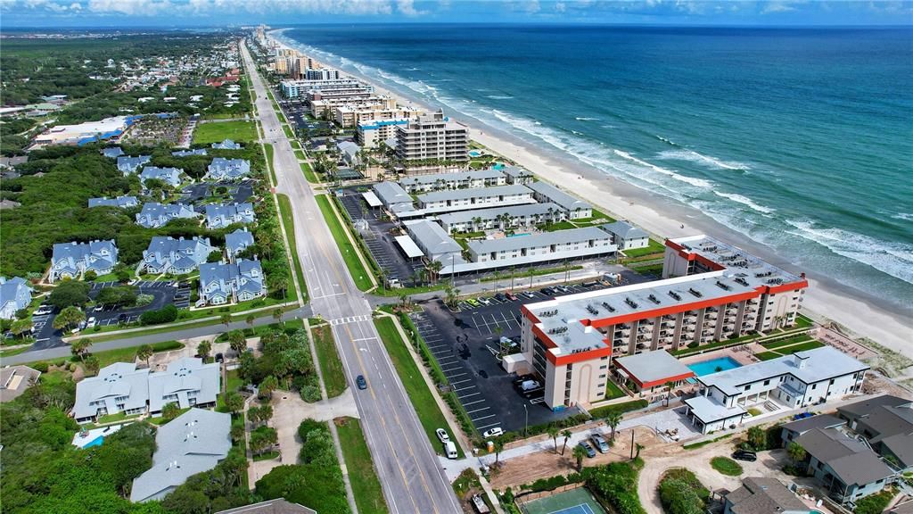 На продажу: $479,900 (2 спален, 2 ванн, 996 Квадратных фут)