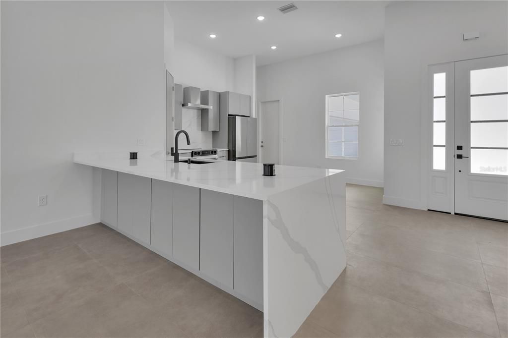 На продажу: $539,900 (3 спален, 2 ванн, 1748 Квадратных фут)