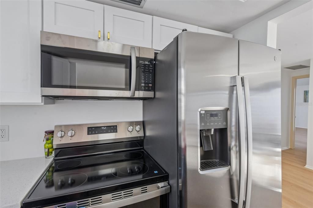For Sale: $279,900 (3 beds, 2 baths, 1288 Square Feet)