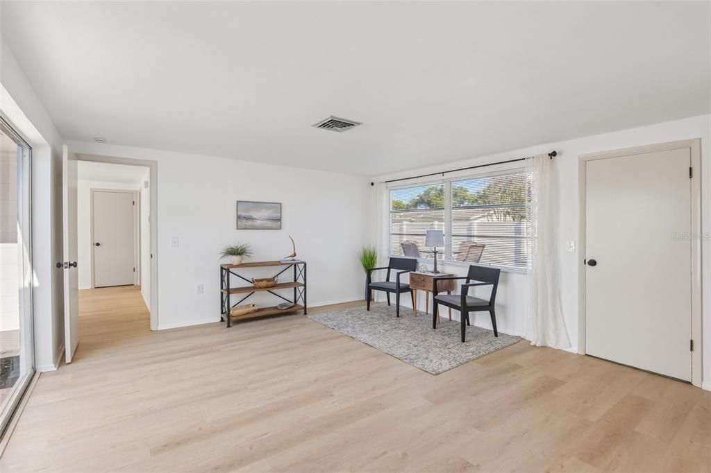 For Sale: $279,900 (3 beds, 2 baths, 1288 Square Feet)