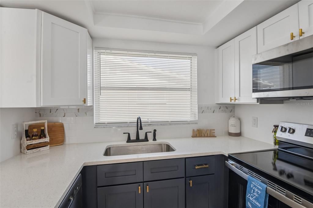 For Sale: $279,900 (3 beds, 2 baths, 1288 Square Feet)