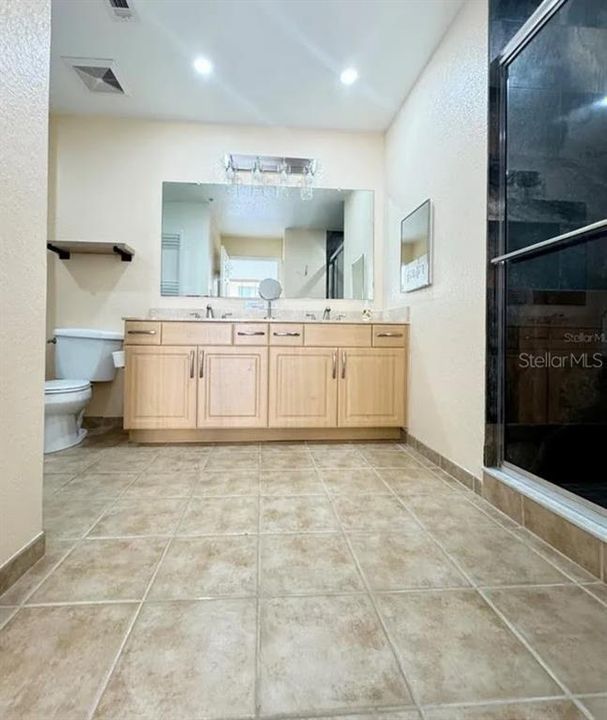 В аренду: $2,900 (2 спален, 2 ванн, 1084 Квадратных фут)