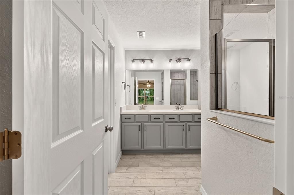 For Sale: $279,000 (3 beds, 2 baths, 1440 Square Feet)