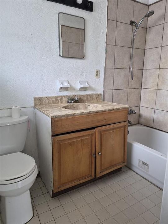 Activo con contrato: $150,000 (3 camas, 2 baños, 1136 Pies cuadrados)