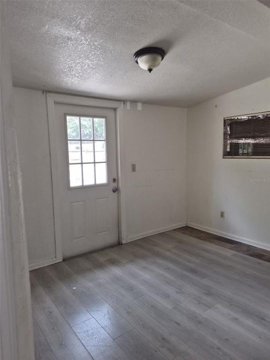 Activo con contrato: $150,000 (3 camas, 2 baños, 1136 Pies cuadrados)