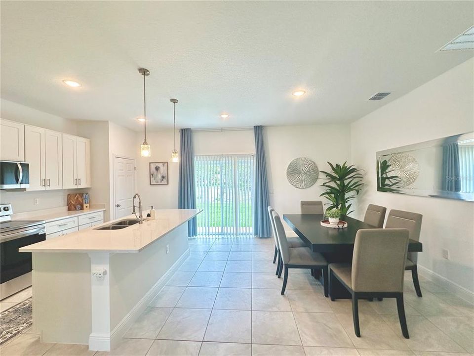For Rent: $2,000 (3 beds, 2 baths, 1512 Square Feet)