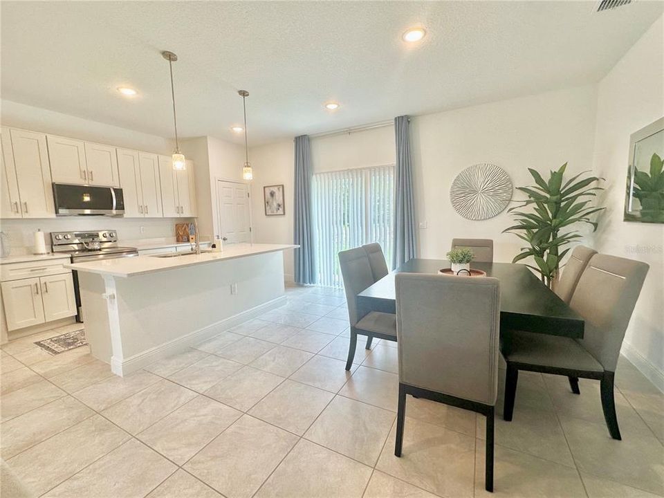 For Rent: $2,000 (3 beds, 2 baths, 1512 Square Feet)