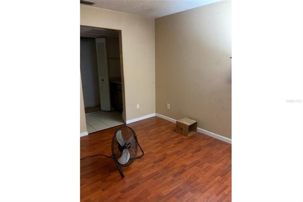 Activo con contrato: $279,999 (3 camas, 2 baños, 1492 Pies cuadrados)
