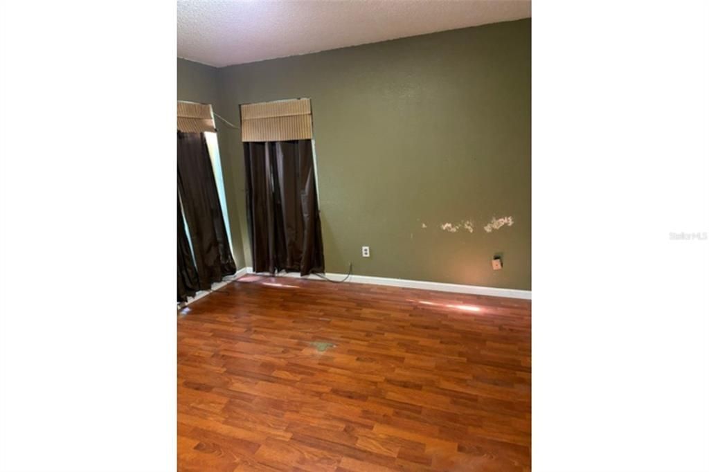 Activo con contrato: $279,999 (3 camas, 2 baños, 1492 Pies cuadrados)