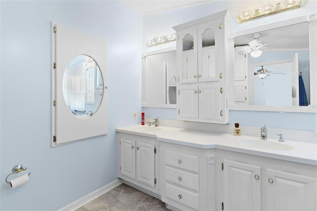 For Sale: $270,000 (3 beds, 2 baths, 1248 Square Feet)