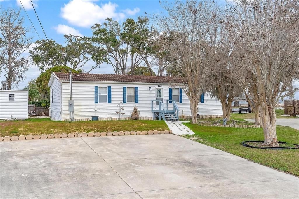For Sale: $270,000 (3 beds, 2 baths, 1248 Square Feet)