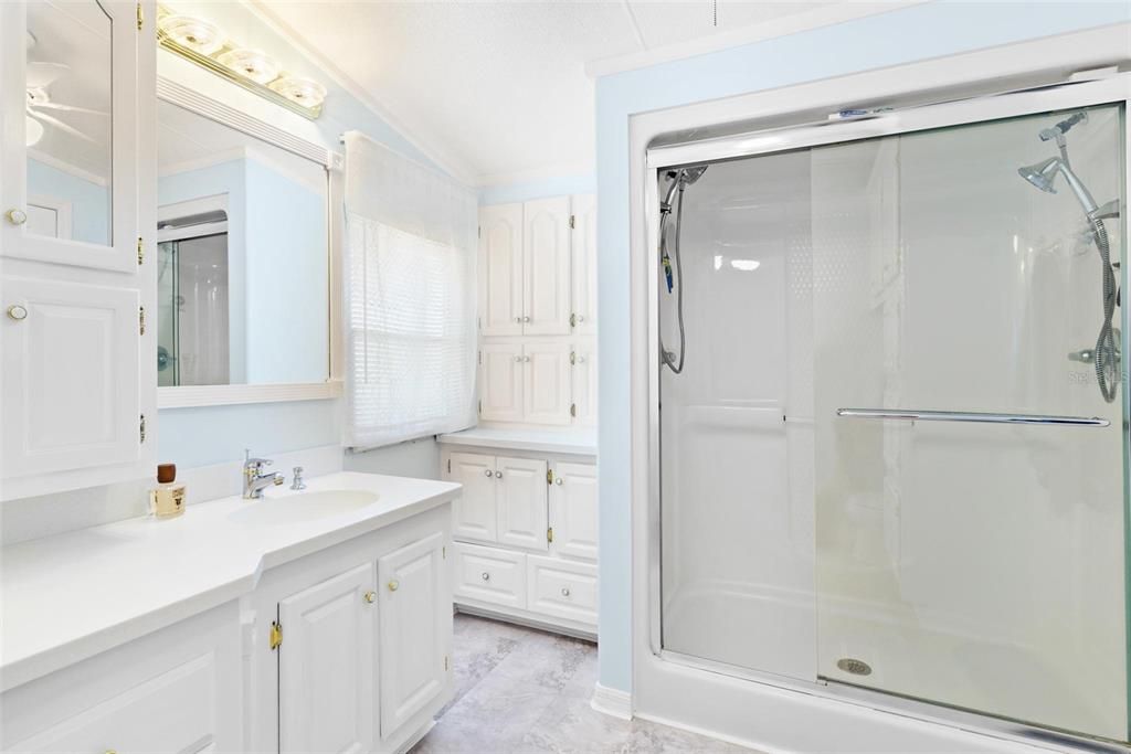 For Sale: $270,000 (3 beds, 2 baths, 1248 Square Feet)