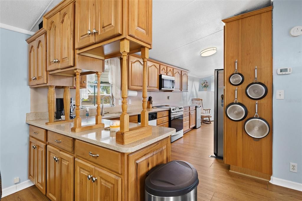 For Sale: $270,000 (3 beds, 2 baths, 1248 Square Feet)