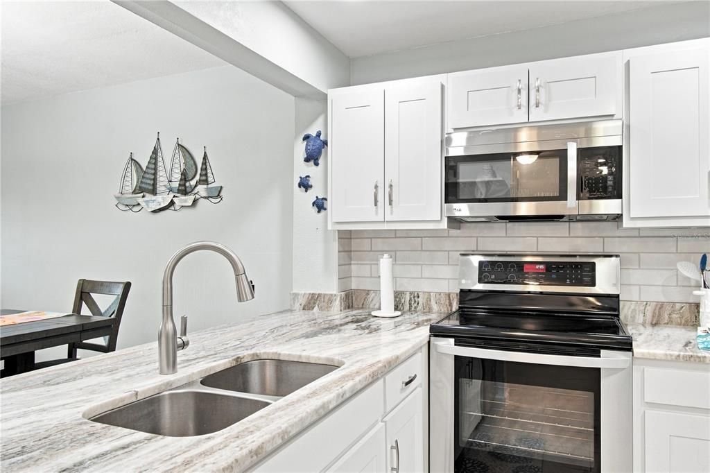 For Sale: $257,500 (2 beds, 2 baths, 1080 Square Feet)