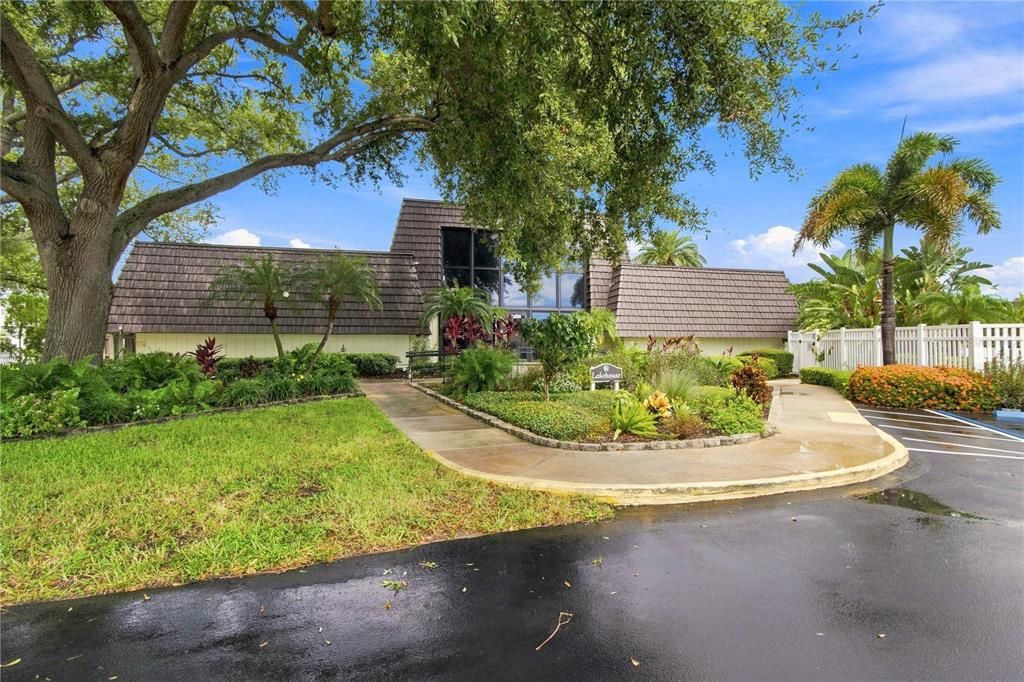 For Sale: $257,500 (2 beds, 2 baths, 1080 Square Feet)