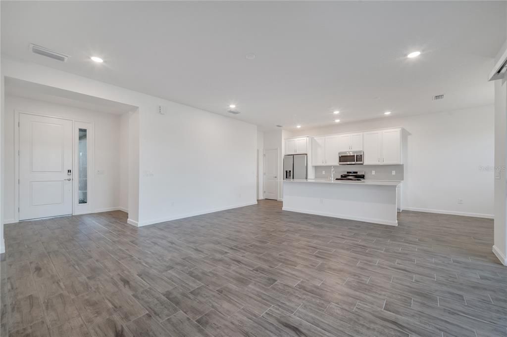 For Rent: $2,500 (3 beds, 2 baths, 1538 Square Feet)