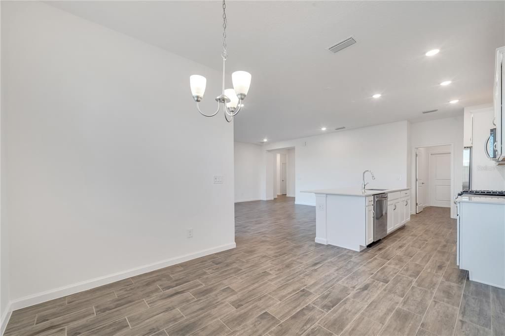 For Rent: $2,500 (3 beds, 2 baths, 1538 Square Feet)