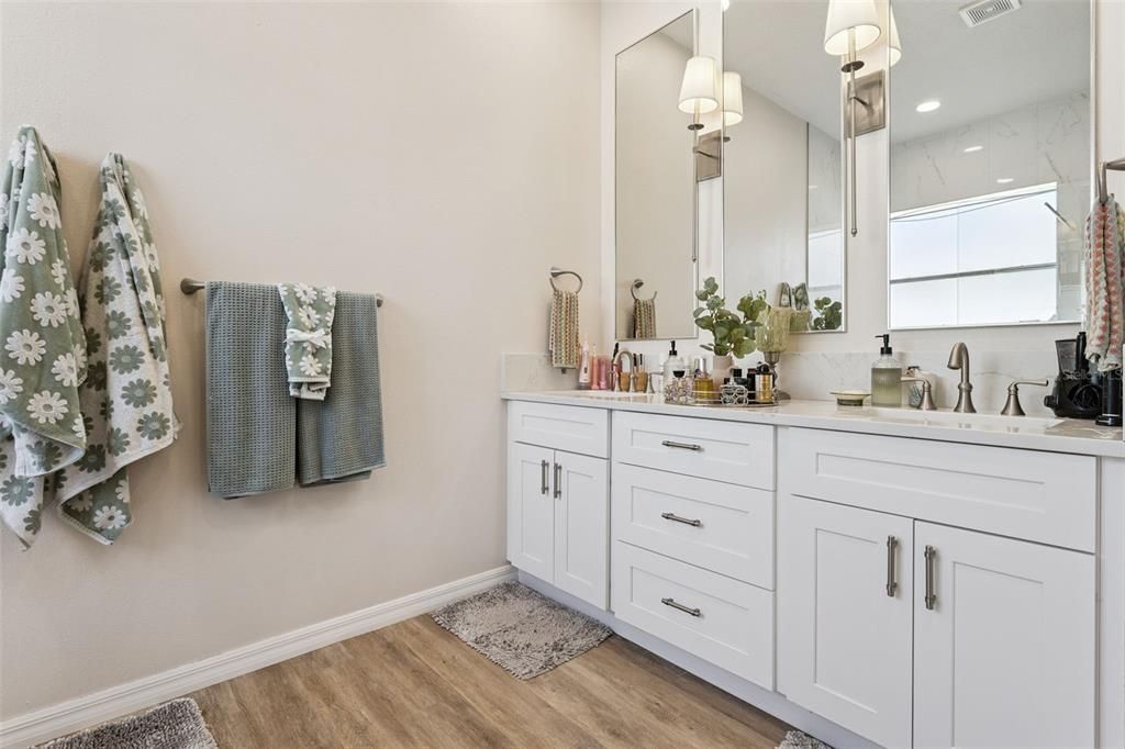 For Sale: $629,999 (4 beds, 2 baths, 2714 Square Feet)