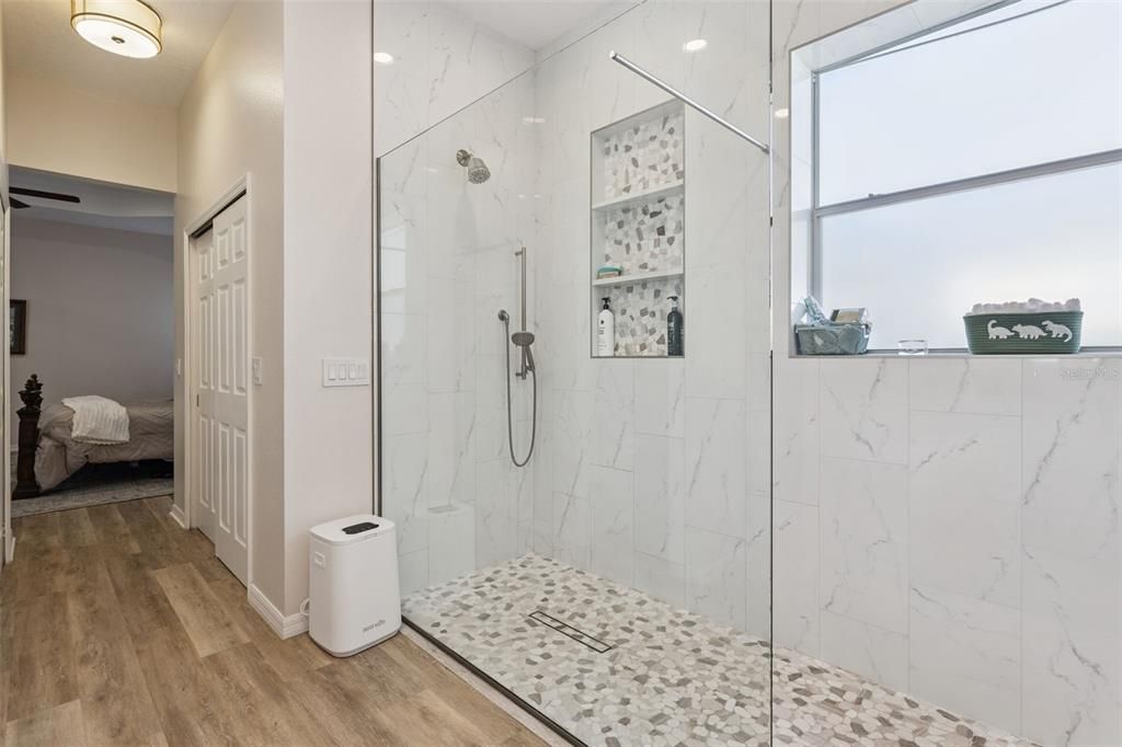 For Sale: $629,999 (4 beds, 2 baths, 2714 Square Feet)