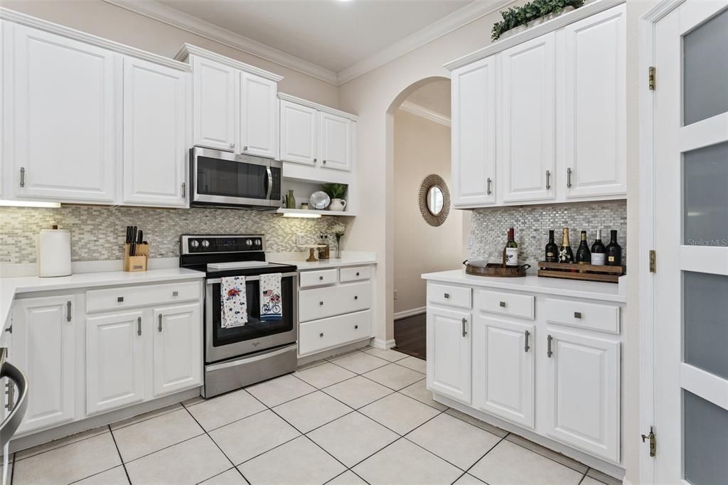 For Sale: $629,999 (4 beds, 2 baths, 2714 Square Feet)
