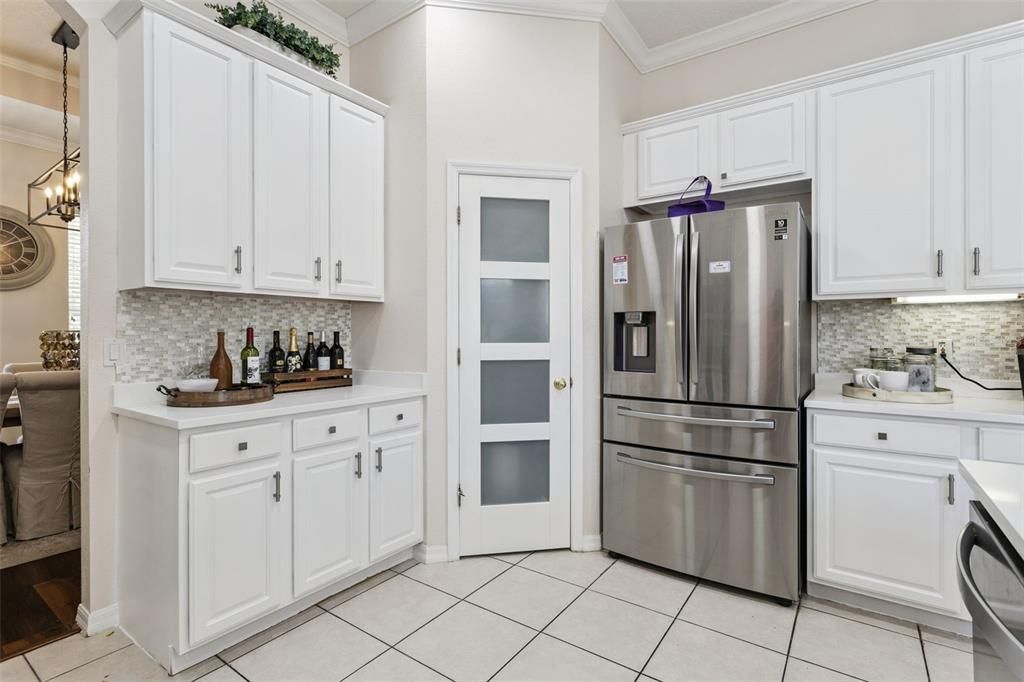 For Sale: $629,999 (4 beds, 2 baths, 2714 Square Feet)