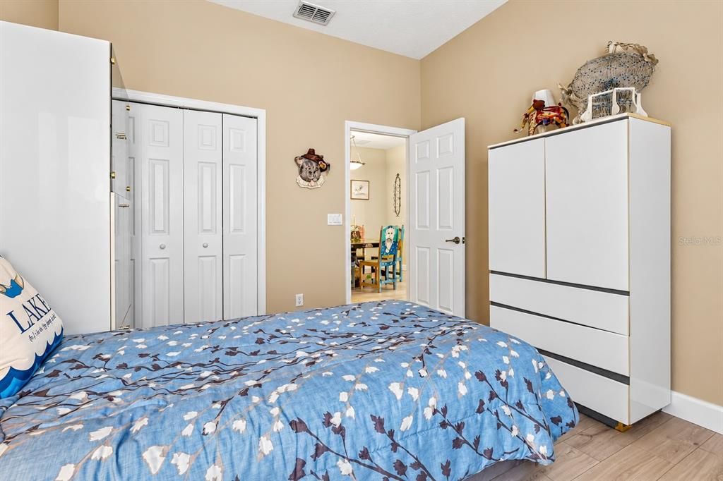 For Sale: $289,900 (3 beds, 2 baths, 1715 Square Feet)