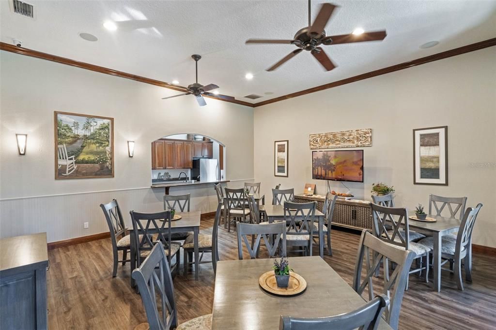 For Sale: $289,900 (3 beds, 2 baths, 1715 Square Feet)