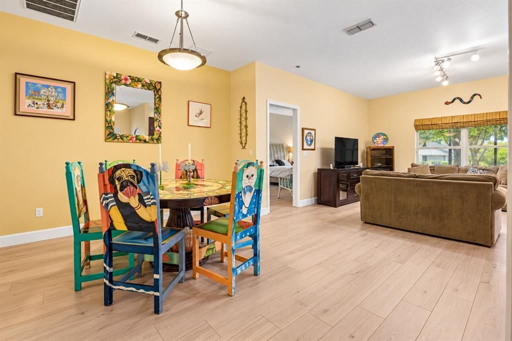 For Sale: $289,900 (3 beds, 2 baths, 1715 Square Feet)