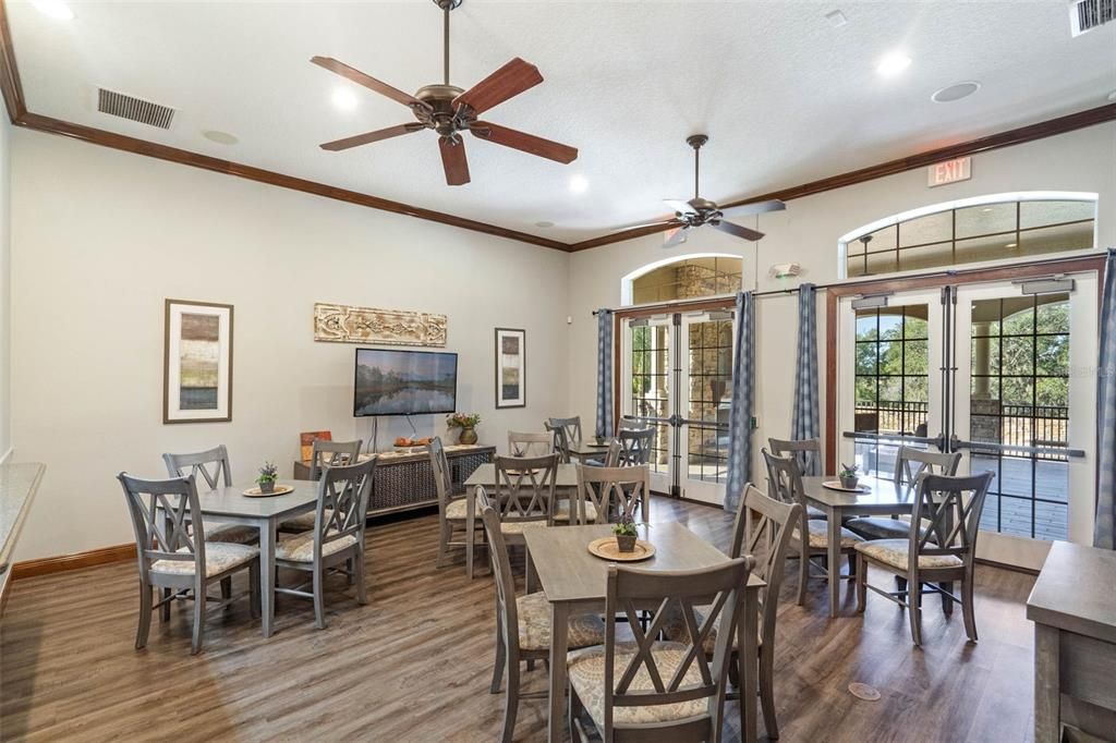 For Sale: $289,900 (3 beds, 2 baths, 1715 Square Feet)