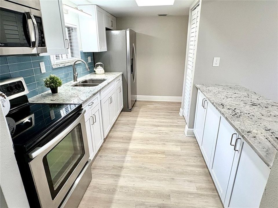 For Rent: $1,650 (2 beds, 1 baths, 1085 Square Feet)