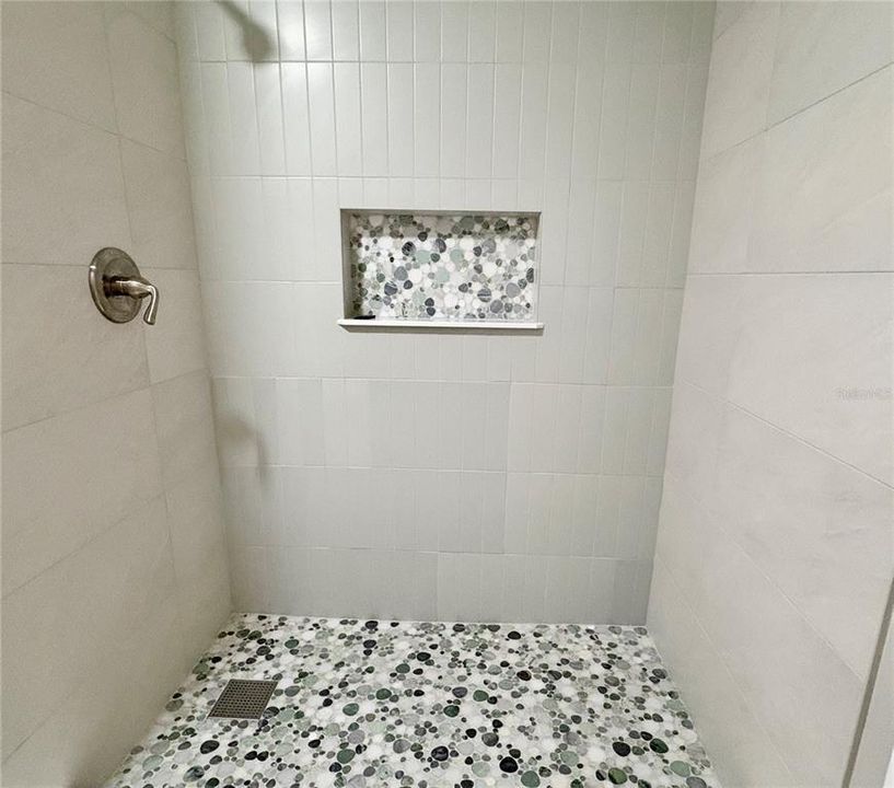 For Rent: $1,650 (2 beds, 1 baths, 1085 Square Feet)