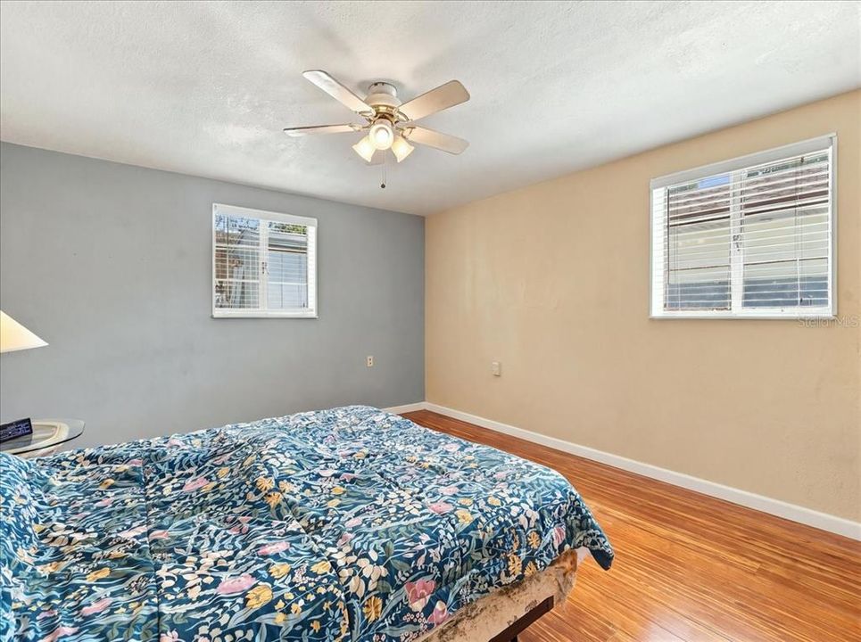 For Sale: $365,000 (3 beds, 1 baths, 1338 Square Feet)