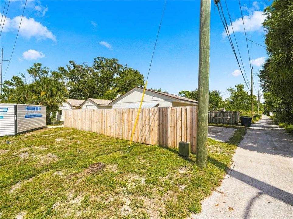 For Sale: $365,000 (3 beds, 1 baths, 1338 Square Feet)