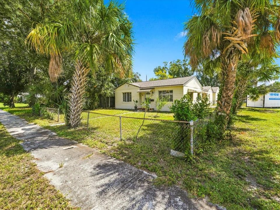 For Sale: $365,000 (3 beds, 1 baths, 1338 Square Feet)
