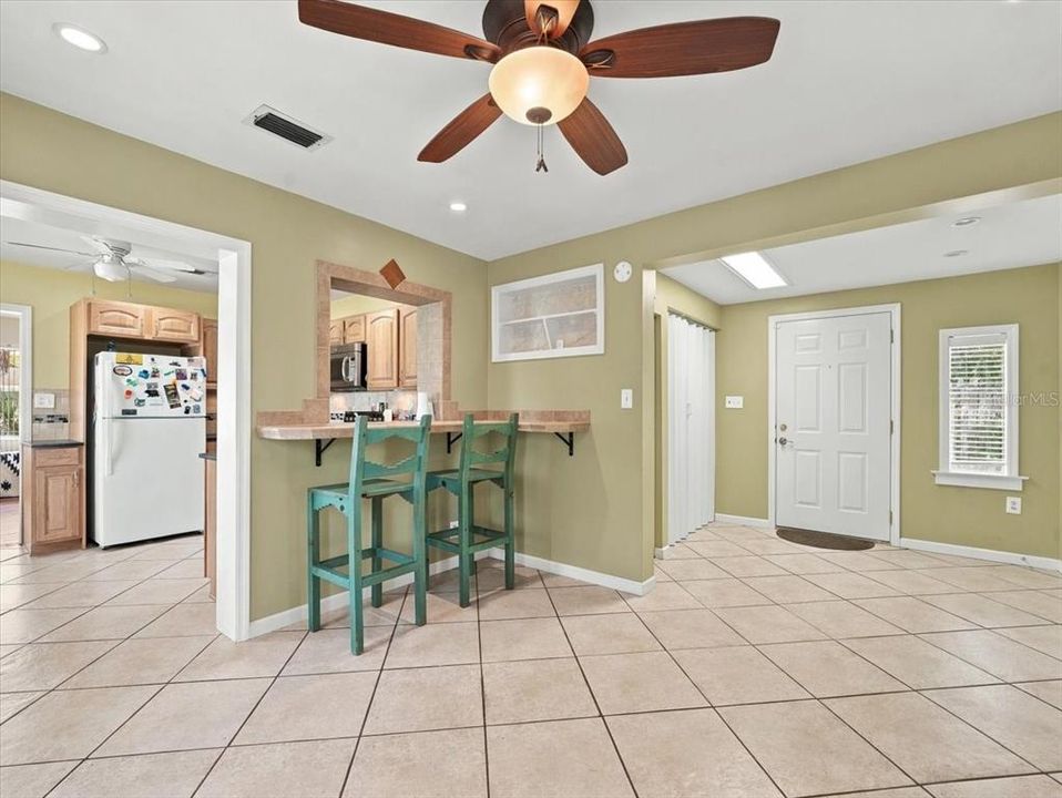 For Sale: $365,000 (3 beds, 1 baths, 1338 Square Feet)