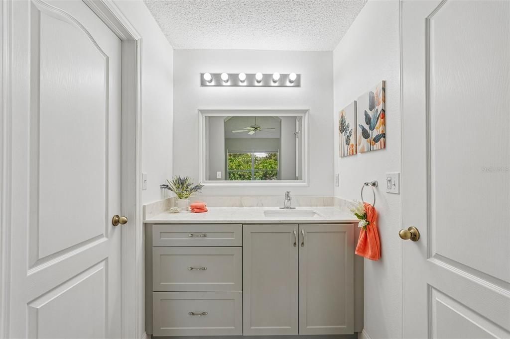 Activo con contrato: $229,900 (2 camas, 2 baños, 1405 Pies cuadrados)