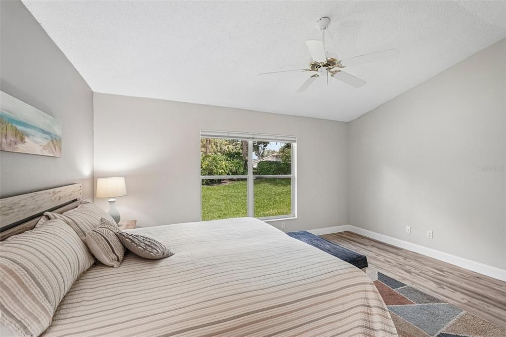 Activo con contrato: $229,900 (2 camas, 2 baños, 1405 Pies cuadrados)
