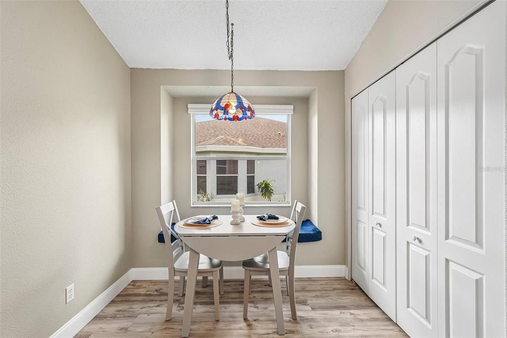 Activo con contrato: $229,900 (2 camas, 2 baños, 1405 Pies cuadrados)
