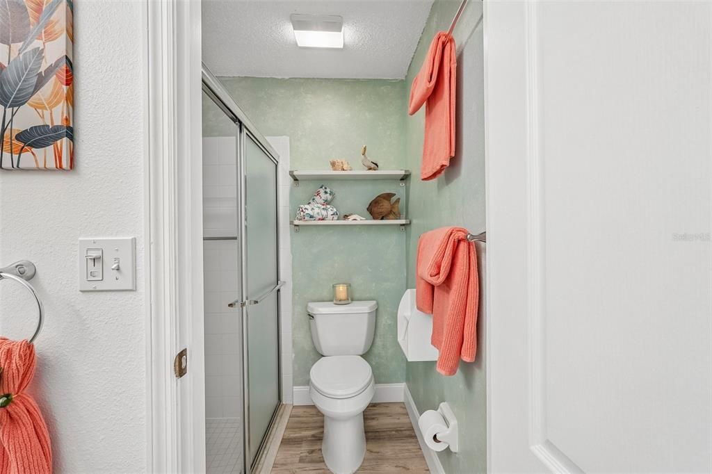 Activo con contrato: $229,900 (2 camas, 2 baños, 1405 Pies cuadrados)