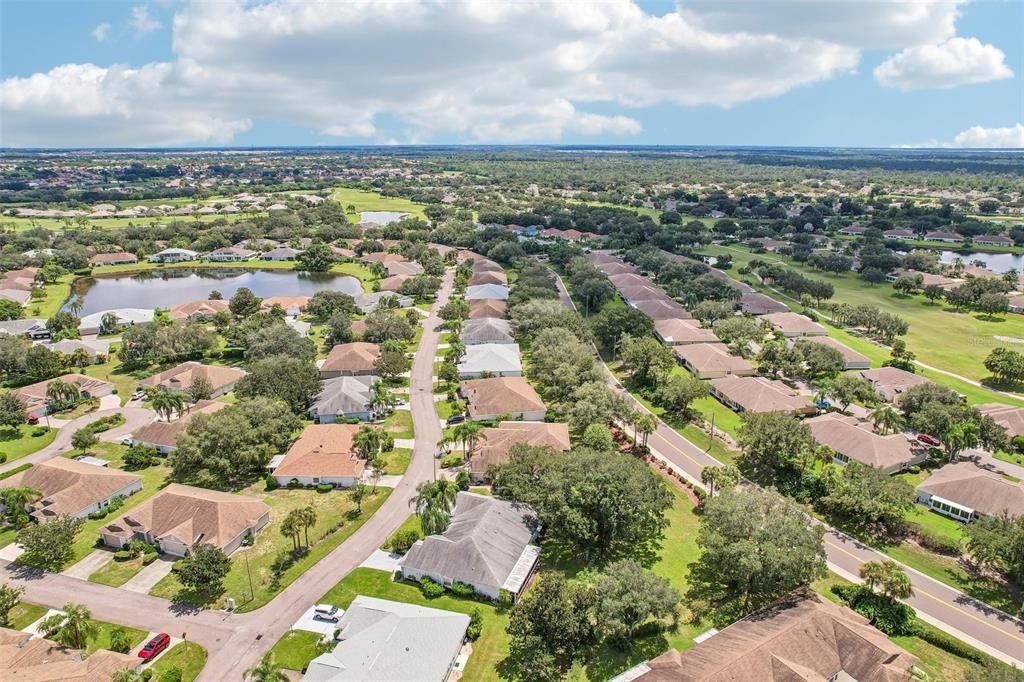 Activo con contrato: $229,900 (2 camas, 2 baños, 1405 Pies cuadrados)